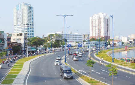 A view of Dong Tay Boulevard accoss the Thu Thiem new urban area in HCM City. The city's authorities are calling for investment in dozens of projects in efforts to develop the area into a major international financial-commercial centre by 2020 (Photo: VNA/VNS) A view of Dong Tay Boulevard accoss the Thu Thiem new urban area in HCM City. The city's authorities are calling for investment in dozens of projects in efforts to develop the area into a major international financial-commercial centre by 2020 (Photo: VNA/VNS)